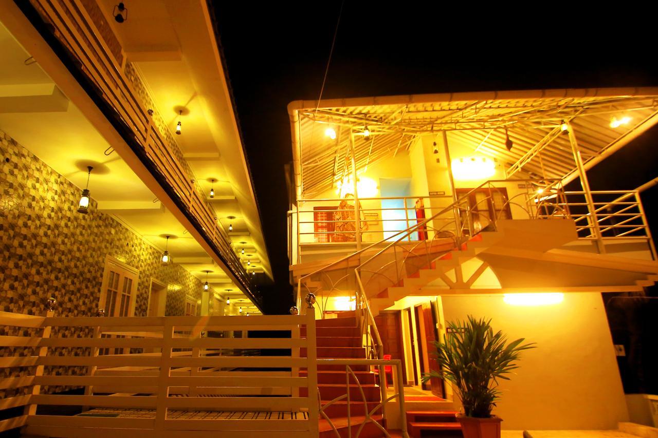 Oyo 4867 Royal Homes Alappuzha Exterior photo