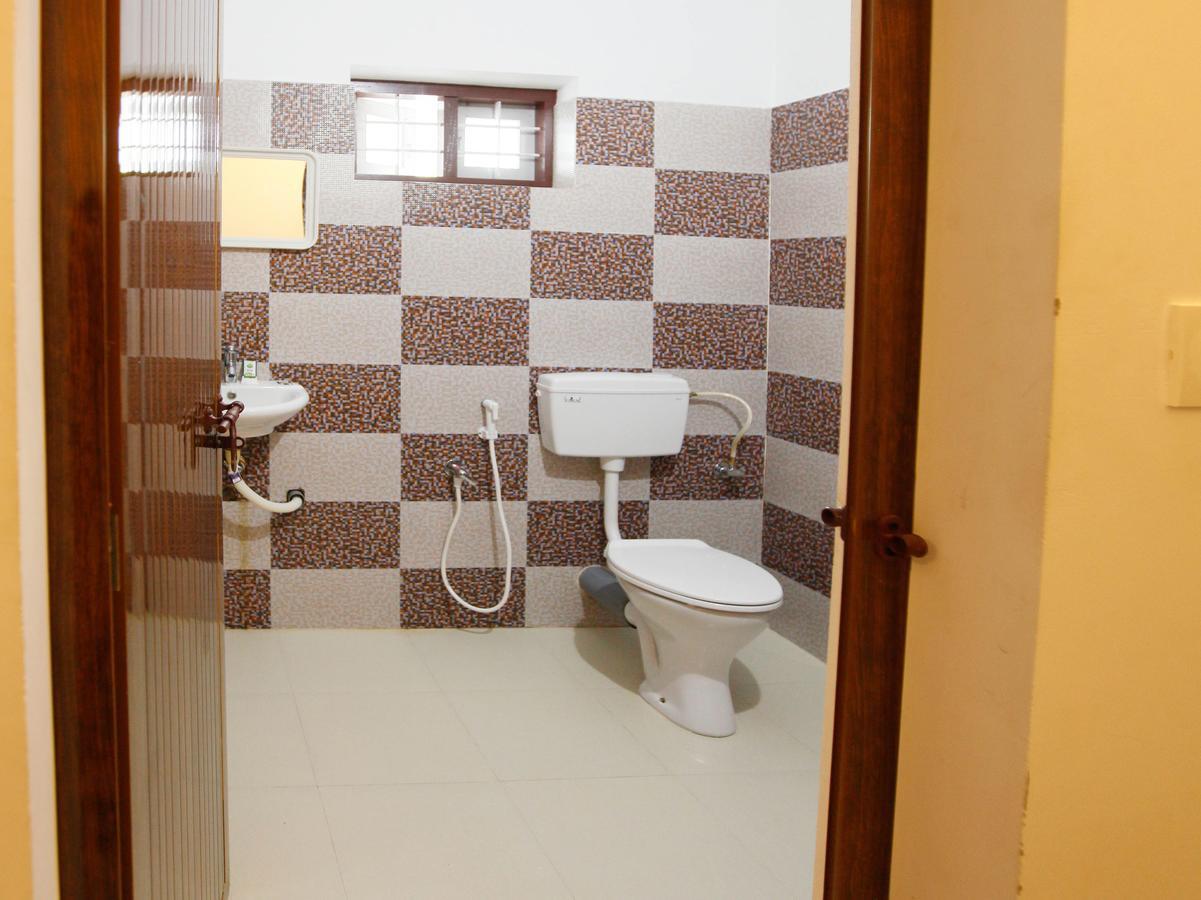 Oyo 4867 Royal Homes Alappuzha Exterior photo